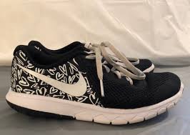 Black And White Shoes For Girls These Are Girls Nike Shoes They Are Black And White They Are Cute And Stylish With The White Hearts On Nike Shoes Girls Black And White Heart Nike Shoe Size