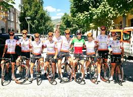 Dopo la tragica morte della pallavolista caroline line found, le sue compagne di squadra cercano conforto e sostegno nella loro amorevole allenatrice nella speranza di vincere il campionato. Team Romagnano Guerciotti Una Stagione Da Ricordare Ciclismoblog It