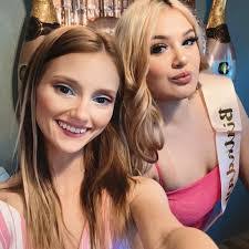 Lidia Lee's Instagram, Twitter & Facebook