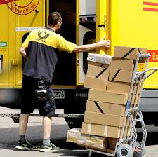 Mit dem passenden versandzubehör versenden sie ihre waren zuverlässig und sicher. Dhl Fahrer Warum Es Manchmal Keine Benachrichtigung Fur Pakete Gibt Stern De