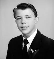 Robert Rettig's Instagram, Twitter & Facebook