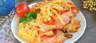 мясо по французски с ананасом и картошкой в духовке Myaso Po Francuzski V Duhovke Recepty Iz Svininy Govyadiny Kuricy S Kartoshkoj Pomidorami Ananasom V 2020 G S Izobrazheniyami Eda
