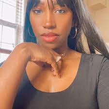 Daphne Lundy's Instagram, Twitter & Facebook