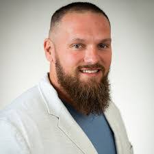 April Pledger's Instagram, Twitter & Facebook