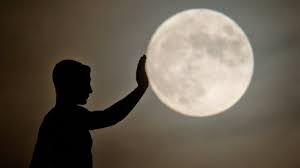 März, scheint er als zunemender halbmond am nachthimmel. Vollmond 2015 Von Friseur Bis Sex Die Grossten Vollmondmythen News De