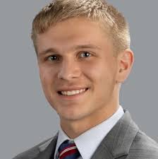 How selling kitchen knives helped me invest over $30,000 and land a job at  one of Boston's top tech companies: