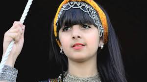 شيلة طلة قمر باسم رغد Shailah Talat Qamar Basem Raghad Youtube Hair Wrap Hair Styles Beauty