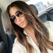 Decided to go a little blonder for summer 💁🏽‍♀️☀️ Um pouco mais dorado no  cabelo para o verão #hairstyle #blonde