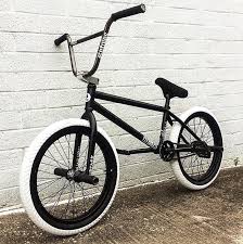 Black And White Bike Frame Devonsmillie Tossed On Some New White Ruben Rampera Tires On His Fuego Setup Bmx Bikes Bmx Bicycle Bmx
