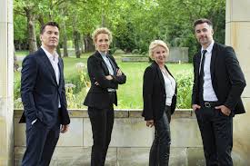 Verbotene Liebe Next Generation Reunion Der Stars Am Set In 2020 Generation Comebacks Stars