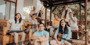 Weed, scamper, rose, whoops, pry, tad, slowcoach, whimsy and thistle. Ben And Ben Songs What To Love About Ben And Ben S Lifetime And The Story Behind Bcg