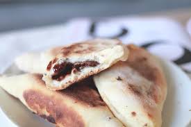 Recette Naans Moelleux Au Nutella Blog Le Petit Monde De Julie Recette Recettes De Cuisine Desserts Nutella