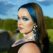 Not for sale, just sharing my work 🌸🤩 Hi, my name is Hillary Tomah, I'm  from the Elsipogtog First Nation, NB I started beading 5 years ago during  the pandemic as a