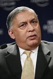 Filem penuh kontroversi itu berdasarkan kisah benar mengenai broker saham wall street, jordan belfort lakonan dicaprio yang dipenjarakan kerana rasuah dan jenayah perdagangan. Shaukat Aziz Wiki Biography Age Wife Net Worth Family Instagram Twitter More Facts