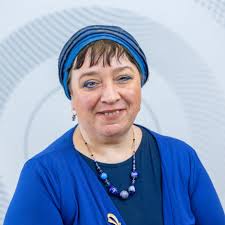 Lisa Maurice's Instagram, Twitter & Facebook