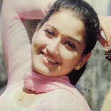 Weekly Feature : Laila Laila,the actress with a petite frame and a dimpled  smile entered the film industry with the Hindi movie,Dushman Duniya Ka in  1996 after director Mehmood convinced her to