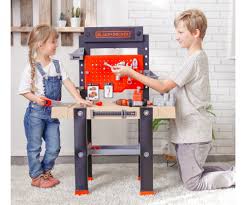Das black + decker werkbank center der marke smoby zählt mit einem preis von 60 € zu den günstigsten produkten in unserem kinderwerkbank die werkbank von howa ist der teuerste artikel in unserem kinderwerkbank vergleich. Smoby Black Decker Werkbank Center Werken Rollenspiel Marken Produkte Www Smoby Com