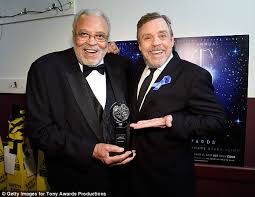 The rise of skywalker (2019) james earl jones as darth vader Uzivatel Mark Hamill Na Twitteru A David Prowse Is Darth Vader B James Earl Jones Is His Voice C Bob Anderson Is His Stunt Double D Hayden Christensen Is My Son S Age Howimetmydads Https T Co Sw4rcospgy