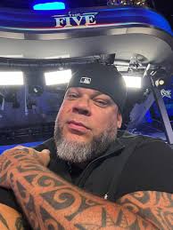 THAT ONE FAMILY MEMBER WHO REFUSED THE VACCINE: 我装