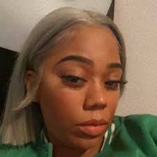 Shantelle Scott's Instagram, Twitter & Facebook