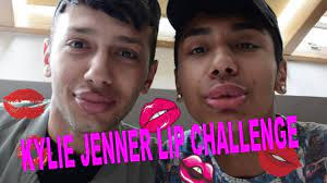 Podobný je totiž i příběh nového seriálu lynč, ke kterému tento song vznikl. Kylie Jenner Lip Challenge Jan Bendig A Marsell Youtube