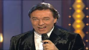 Der tschechische sänger karel gott nahm eine deutschsprachige version des liedes mit dem titel für immer jung auf. Karel Gott Fur Immer Jung 2000 Youtube