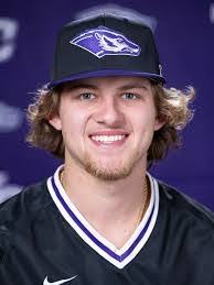 Hunter Vick's Instagram, Twitter & Facebook