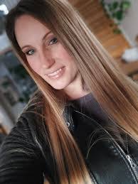 Erin Schubert's Instagram, Twitter & Facebook