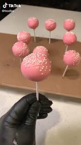 Starbucks Cake Pop Hack Video In 2020 Cake Pops Recipe Starbucks Starbucks Cake Pops Cake Pop Recipe