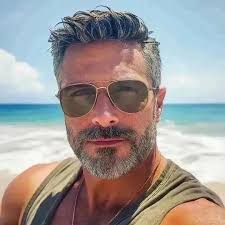 Kurt aquí mido 6ft5 de alto 54 años todo el camino desde Sudáfrica enorme  abrazo cariñoso de su alto admirador, mis padres eran de Suecia y Alemania,  por eso soy tan alto,