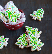Painted Christmas Tree Cookies Inspired By Sur La Table Dishes Christmas Tree Cookies Christmas Cookies Decorated Cookie Decorating