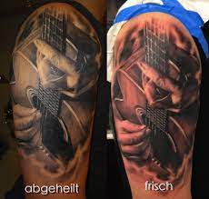 Wann ist es jugendlichen erlaubt, sich tätowieren zu lassen und was müssen sie, ihre eltern und der tätowierer beachten? Chrischi84 Abgeheilt Guitar Player Tattoos Von Tattoo Bewertung De