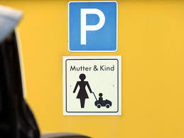 Wer darf auf einem behindertenparkplatz parken? Wer Darf Auf Mutter Kind Parkplatzen Stehen Und Welche Strafen Drohen Auto