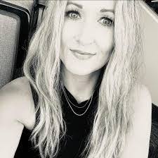 Erin Reams's Instagram, Twitter & Facebook