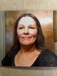 This is my mom she has been in heaven for 8 years now❤️ she was battling  depression and anxiety and one day she just couldn't take it anymore she  left us to