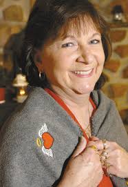 Cancer survivor donates blankets to chemotherapy patients