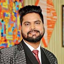 1) luxurious house in mumbai (rs 30 crore) rohit sharma owns a luxurious 4bhk apartment in one of the best locations in mumbai. Rohit Sharma