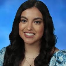 Elizabeth Serna's Instagram, Twitter & Facebook