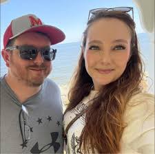 What is the experience like at Assateaque Crab House