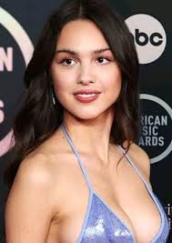 Fan Casting Olivia Rodrigo as Olivia Abbott in Icebreaker