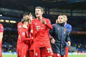 Die bayern spielten eine fantastische bundesligasaison und waren die gesamte rückrunde nicht mehr. Pin Auf Fussball