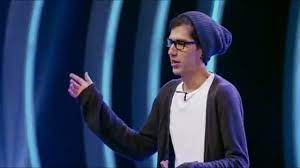 Bussunda morreu, por ironia, num momento em que se especulava sobre os problemas de saúde do atacante ronaldo, um dos personagens mais parodiados pelo comediante. Pedro Silva Sabados Felices Youtube