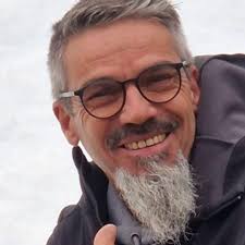 Bonsoir posé à El Mansouria camping l'océan bleu en bord de mer 20 degrés