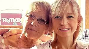 Former alcoholic reveals she got so drunk that she fell down the stairs  carrying her baby