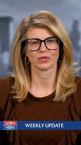 Amy Klobuchar: 'Picture this: Bernie Sanders and Dick Cheney together  holding a sign that says 'Brat fall''