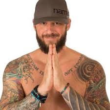 Kris Pace's Instagram, Twitter & Facebook