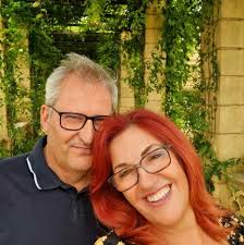 My cover of Chasing Cars by Snow Patrol :) Love this song!!! Hope you all  have a great weekend! x http://www.youtube.com/watch?v=qQ6HdDAHelo