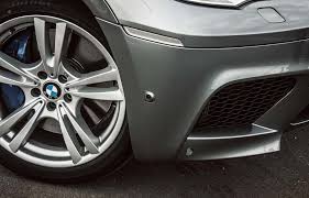 Autoturismul tinde să derapeze cu spatele spre exteriorul curbei; Test Drive Bmw X5m Facelift SfidÄƒtor Automarket