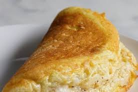 Cette Omelette Legere Comme Un Nuage Est Parfaite Pour Un Brunch De Reve Recettes De Cuisine Bowlcake Recette Recette Omelette