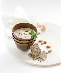 Creme De Champignons Aux Amandes Crudessence Livre Soupes Page 83 Photo Mathieu Dupuis Food Raw Food Recipes Delicious